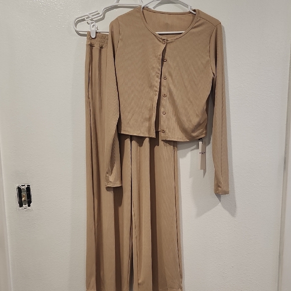 Chic Beige Women's Skirt Set - Picture 1 of 5